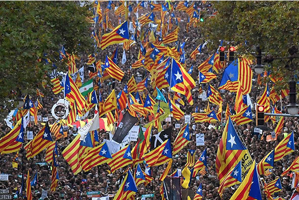 CATALANS FIGHT FOR INDEPENDENCE IN SPAIN