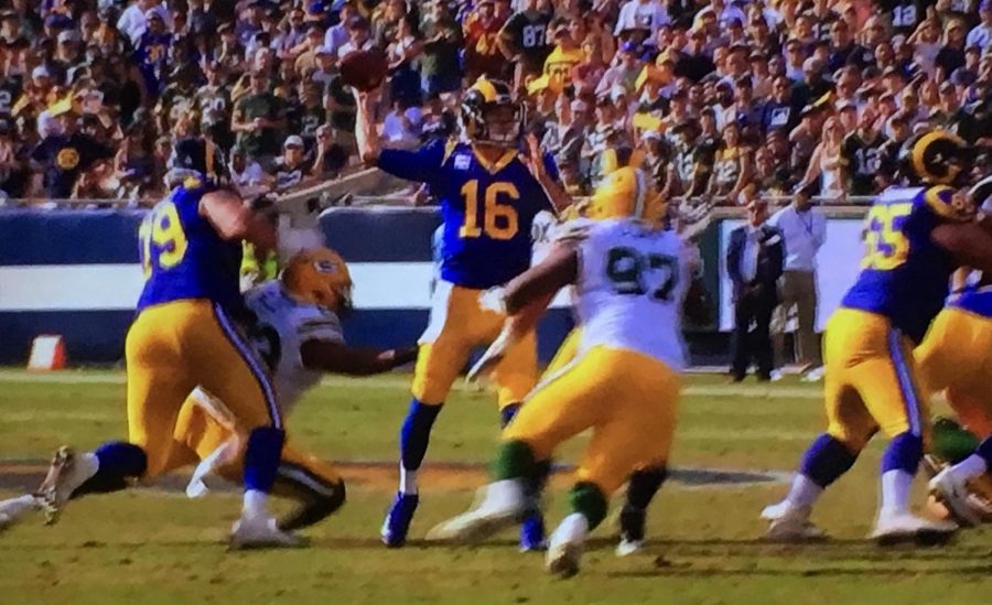Jared Goff makes a pass against the Green Bay Packers. 